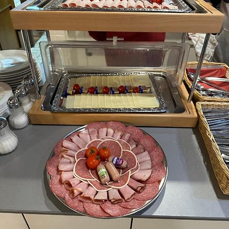 เฮลเลอร์ ทะเวนตี้ โฟร์ 2 Hotel ฟรีดริชส์ฮาเฟน ภายนอก รูปภาพ